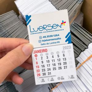 CALENDÁRIOS 10X5 FOTOGRAFICO ADESIVO/ OFFSET 75G / MANTA MAGNETICA ADESIVADA 100mm X 50mm COLORIDO brilho Corte reto 